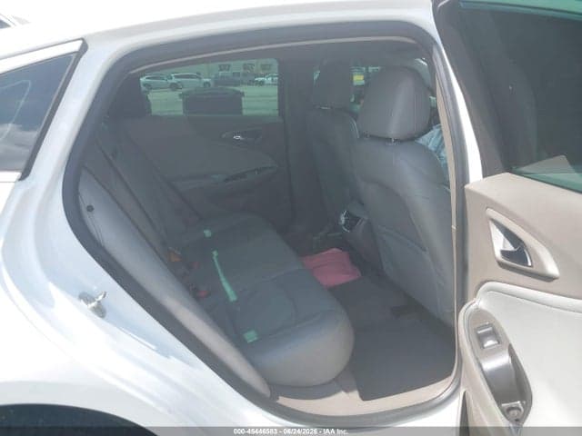 2017 CHEVROLET MALIBU 1LT 8