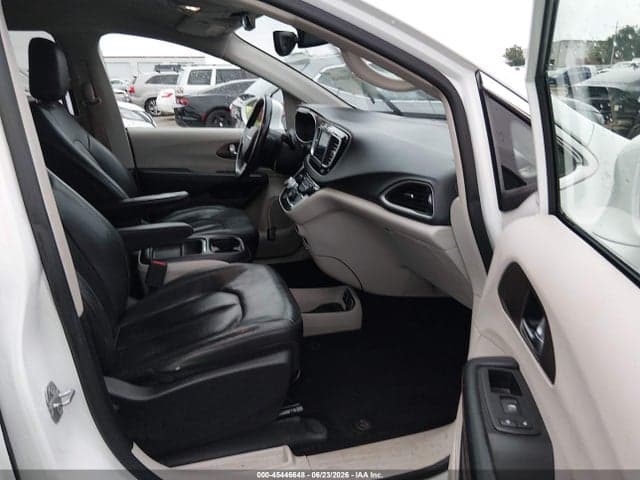2019 CHRYSLER PACIFICA TOURING L 5