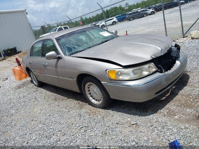 1999 LINCOLN TOWN CAR 1