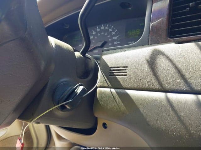 1999 LINCOLN TOWN CAR 11