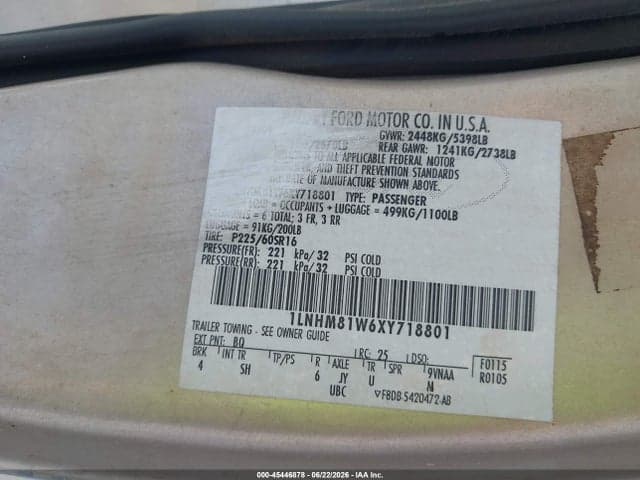 1999 LINCOLN TOWN CAR 9
