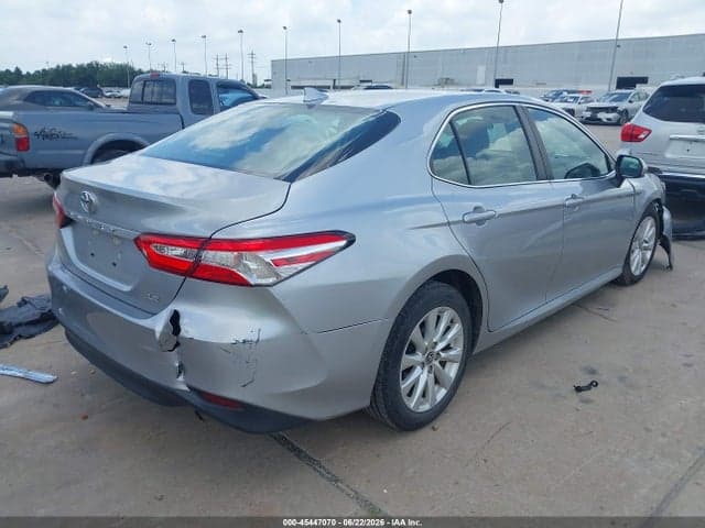 2020 TOYOTA CAMRY LE 4