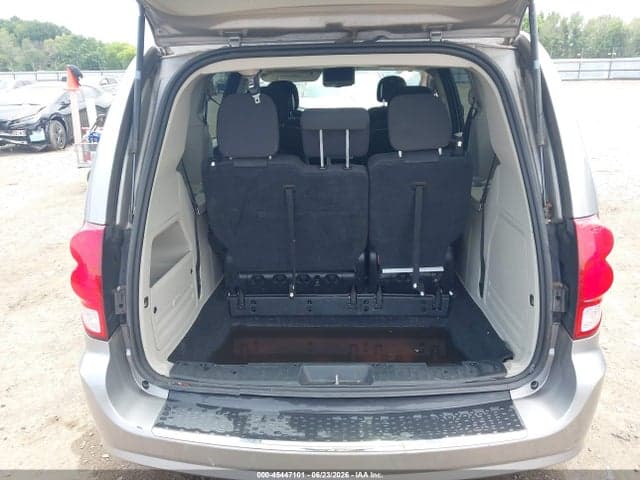 2017 DODGE GRAND CARAVAN SE 13