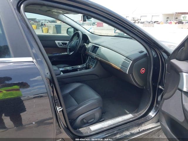 2015 JAGUAR XF 2.0T 5