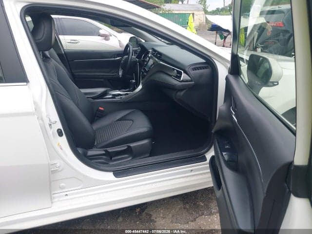 2018 TOYOTA CAMRY SE 5