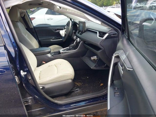 2021 TOYOTA RAV4 XLE 5