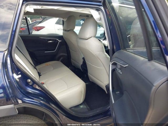 2021 TOYOTA RAV4 XLE 8