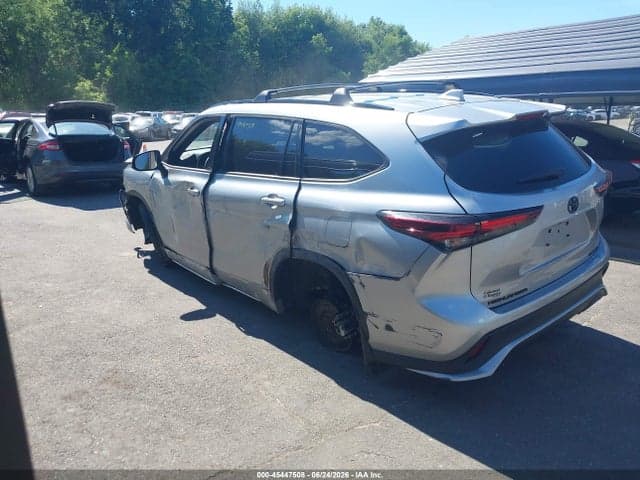 2024 TOYOTA HIGHLANDER XSE 3