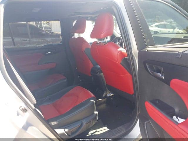 2024 TOYOTA HIGHLANDER XSE 8