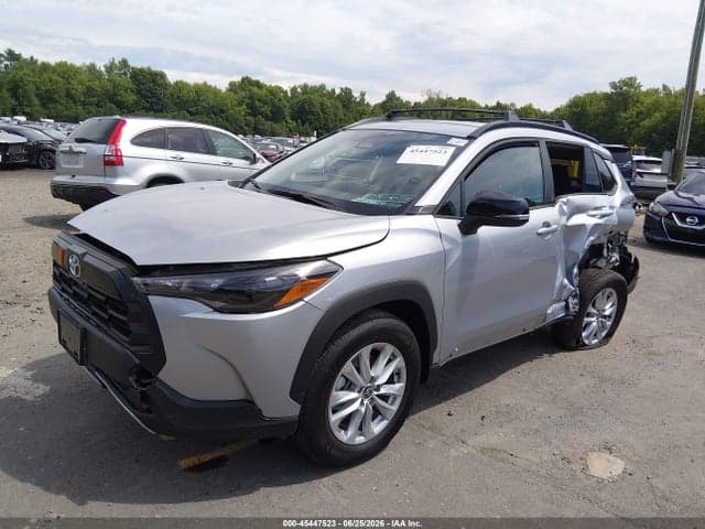 2026 TOYOTA COROLLA CROSS LE 2