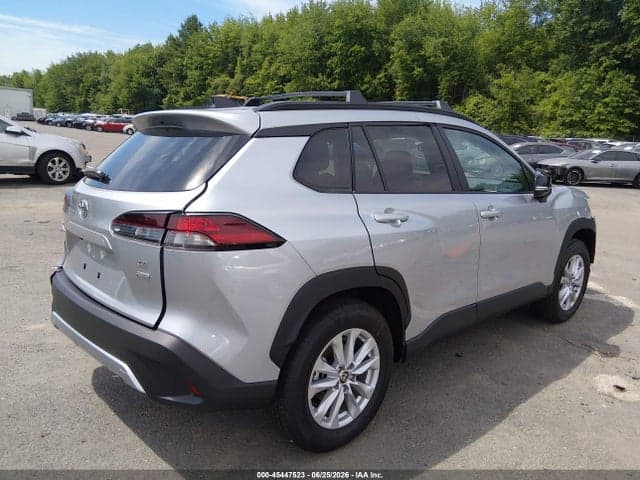 2026 TOYOTA COROLLA CROSS LE 4
