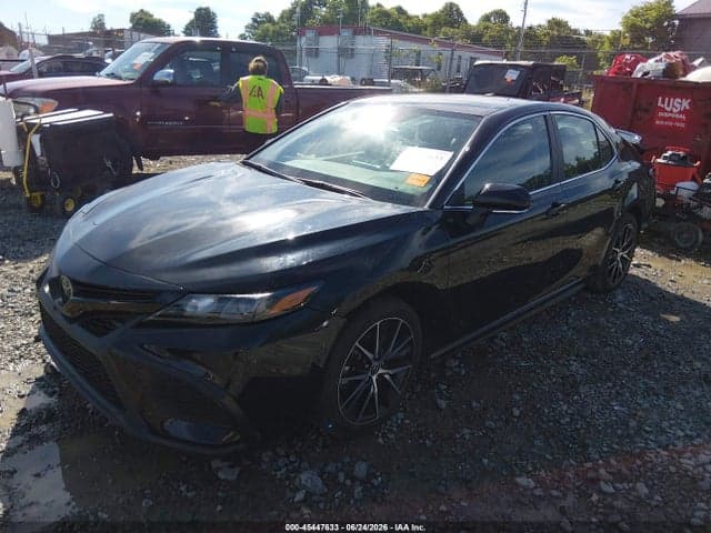 2024 TOYOTA CAMRY SE 2