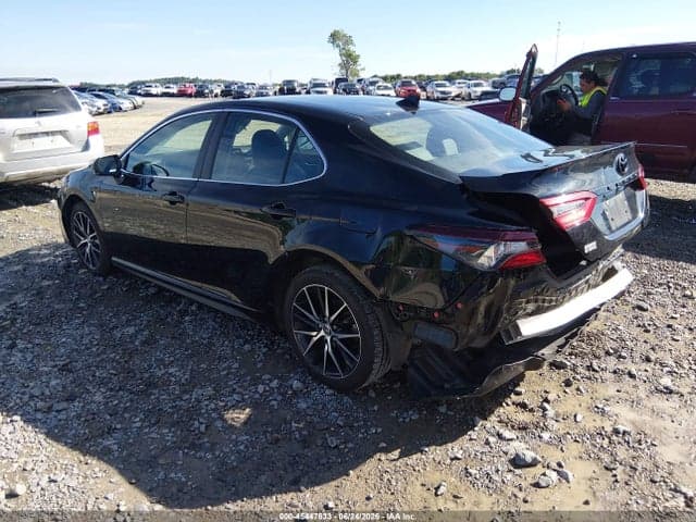 2024 TOYOTA CAMRY SE 3