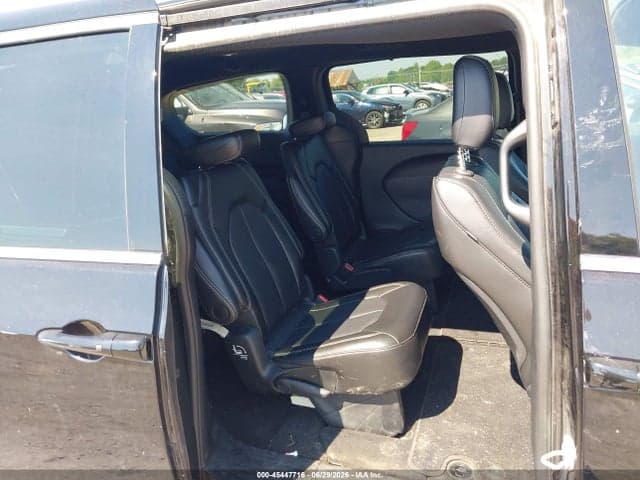 2025 CHRYSLER PACIFICA SELECT 8