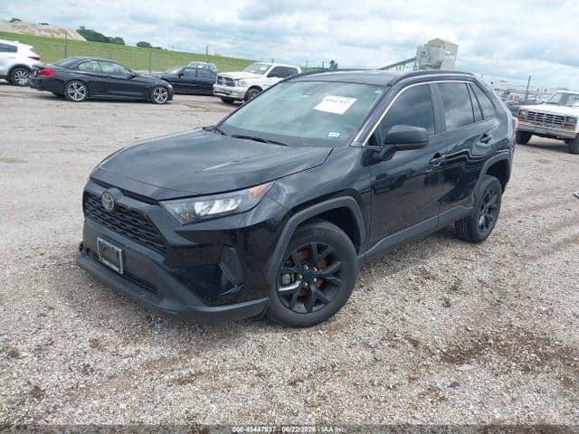 2021 TOYOTA RAV4 LE 2