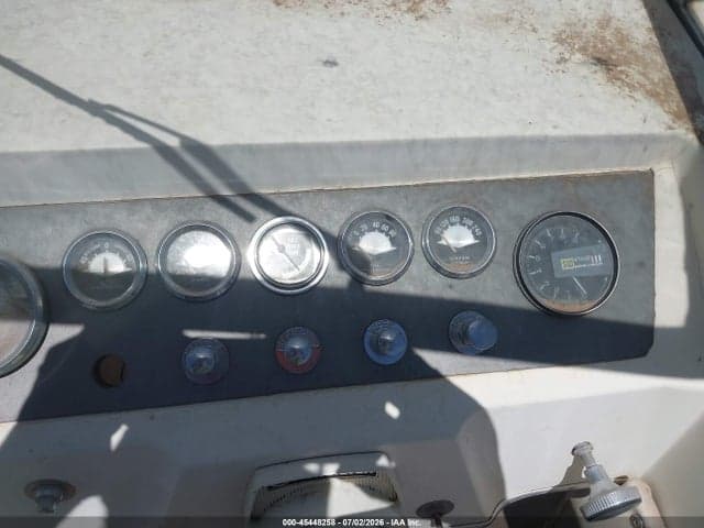 1972 IMP 23 FOOT CABIN CRUISER 7