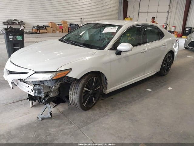 2019 TOYOTA CAMRY XSE 2