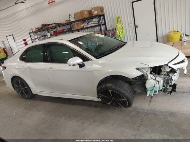 2019 TOYOTA CAMRY XSE 14
