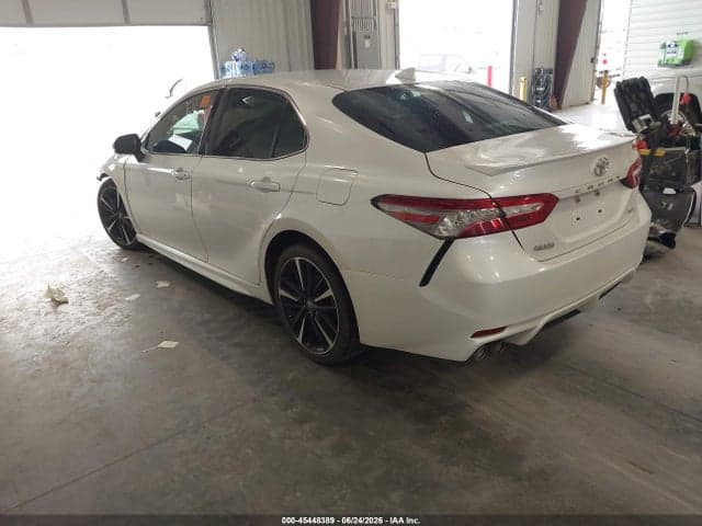 2019 TOYOTA CAMRY XSE 3
