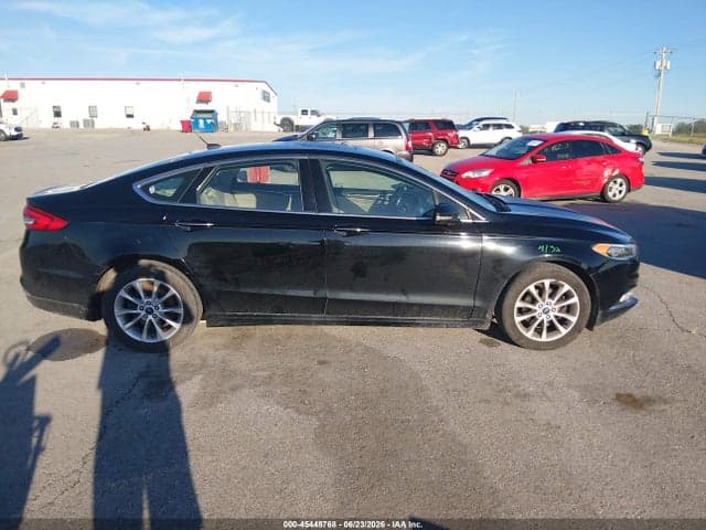 2017 FORD FUSION SE 13