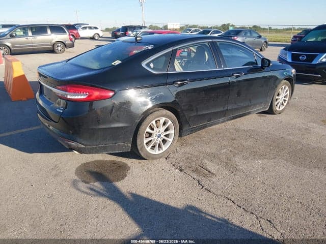 2017 FORD FUSION SE 4