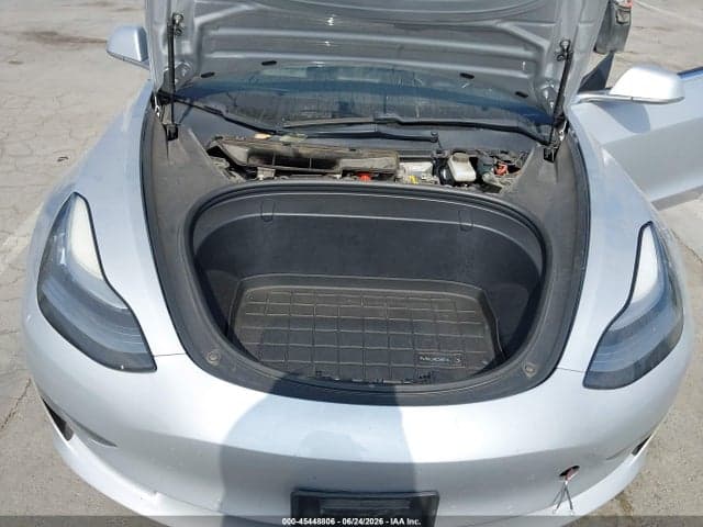 2018 TESLA MODEL 3 4