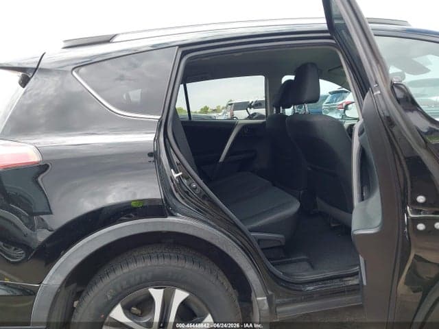 2018 TOYOTA RAV4 LE 8