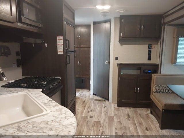 2018 KEYSTONE SUMMERLAND M-2200 MB 8