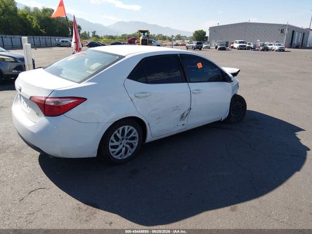 2017 TOYOTA COROLLA LE 4