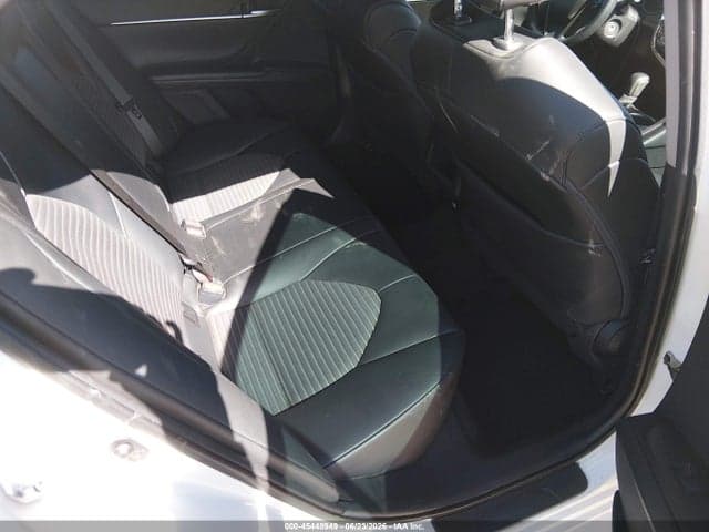 2021 TOYOTA CAMRY SE 8