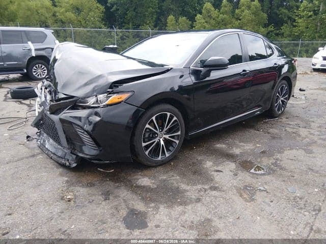 2020 TOYOTA CAMRY SE 2
