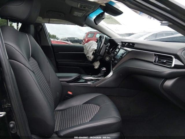 2020 TOYOTA CAMRY SE 5