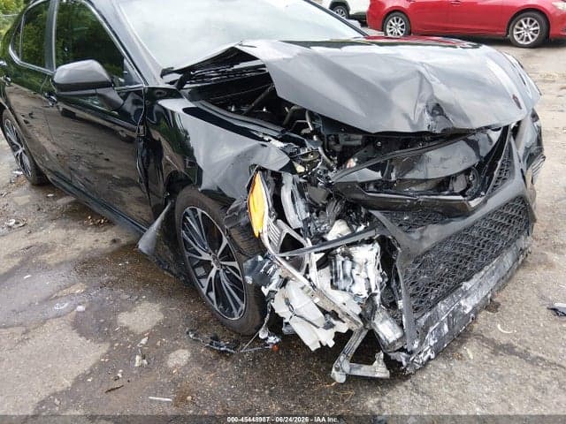 2020 TOYOTA CAMRY SE 6
