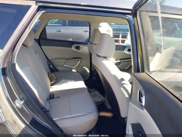 2021 KIA SOUL LX 8