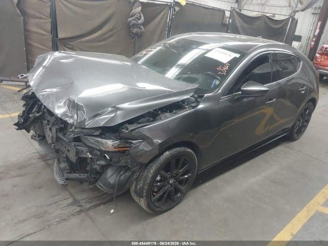 2022 MAZDA MAZDA3 PREMIUM 2