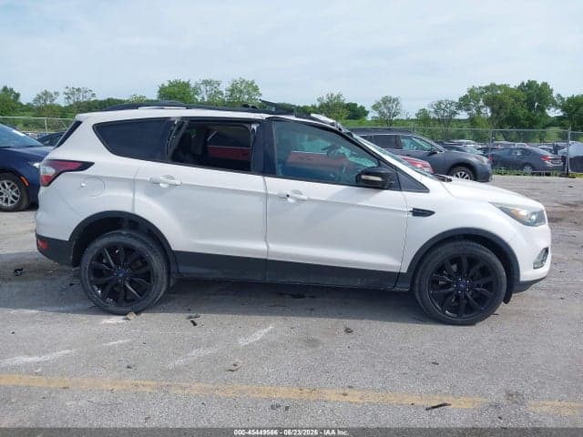 2017 FORD ESCAPE TITANIUM 19