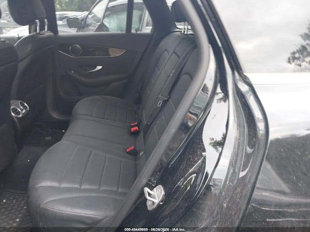 2020 MERCEDES-BENZ GLC 300 4MATIC 8