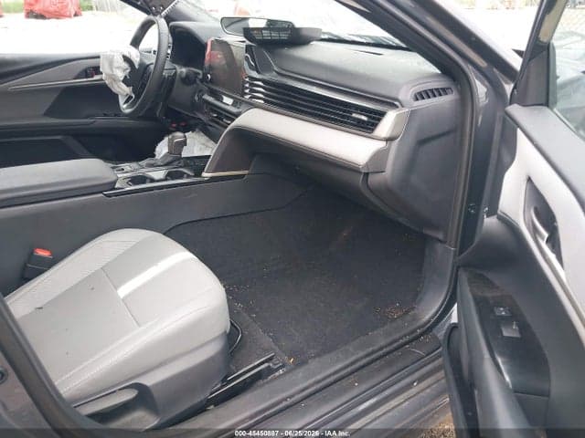 2025 TOYOTA CAMRY SE 5