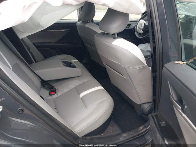 2025 TOYOTA CAMRY SE 8
