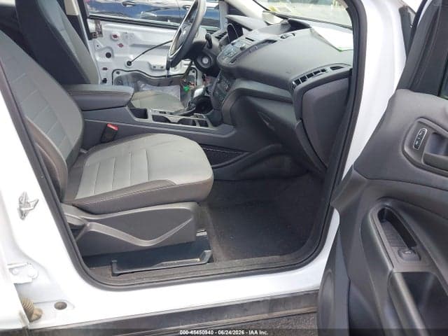 2017 FORD ESCAPE S 5