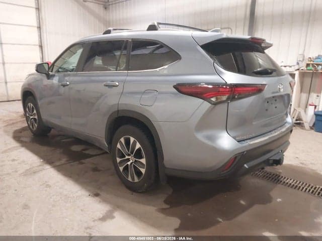 2024 TOYOTA HIGHLANDER XLE 3
