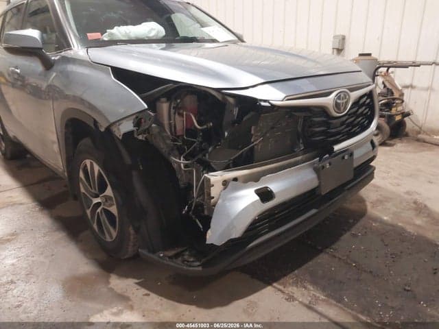 2024 TOYOTA HIGHLANDER XLE 6