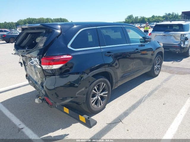 2018 TOYOTA HIGHLANDER LE 4
