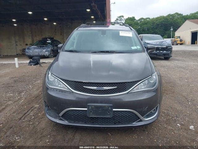 2017 CHRYSLER PACIFICA TOURING-L 12