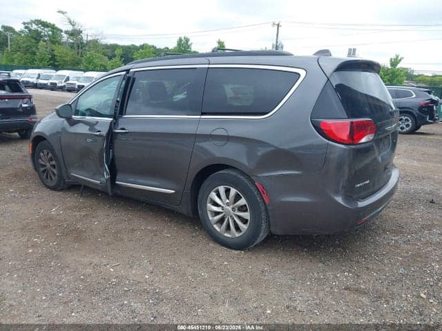 2017 CHRYSLER PACIFICA TOURING-L 3