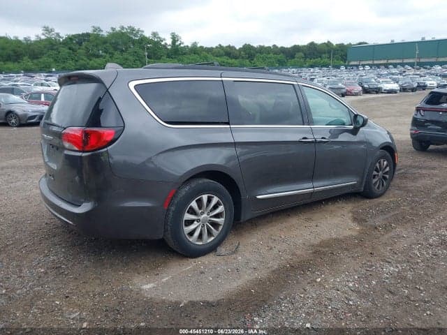 2017 CHRYSLER PACIFICA TOURING-L 4