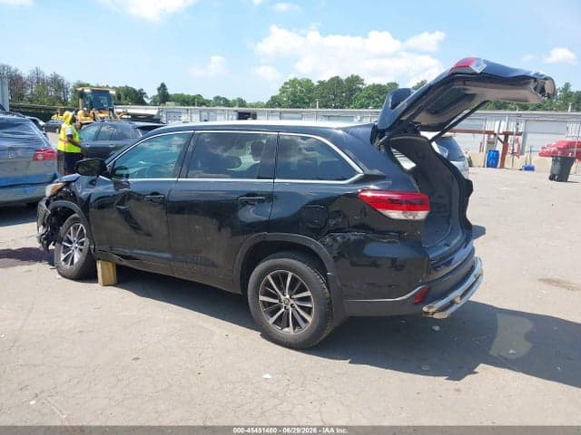 2017 TOYOTA HIGHLANDER XLE 3