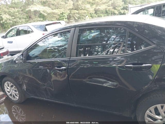 2017 TOYOTA COROLLA LE 6