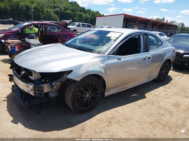2020 TOYOTA CAMRY SE 2