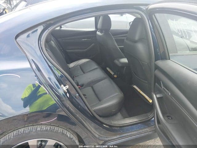 2021 MAZDA MAZDA3 SELECT 8